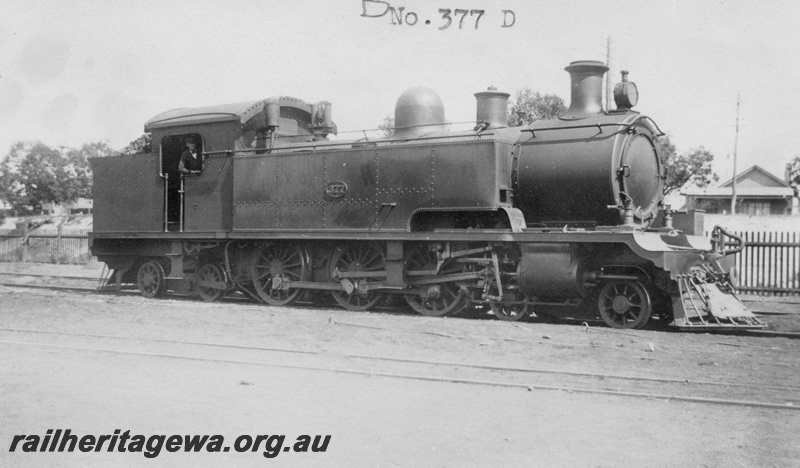 P01656
D class 377, East Perth, ER line, side and front view, c1926, same as P5520.
