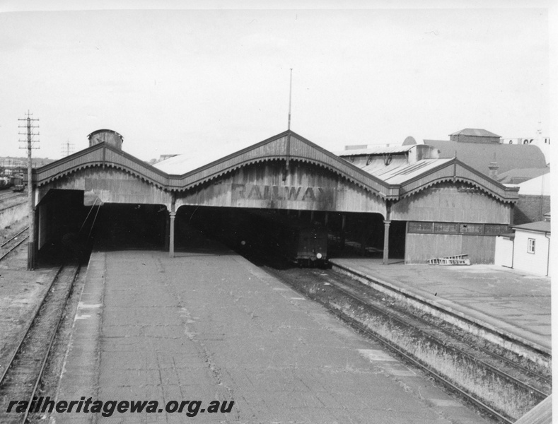 P01718
Fremantle station, looking towards Perth, showing the 