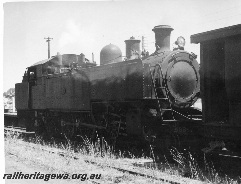P01760
DM class 588, 4-6-4T, side and front view
