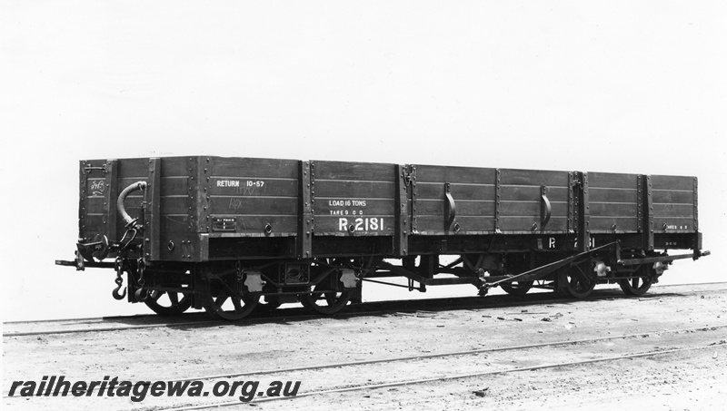 P01781
R class 2181 bogie open wagon, end and side view
