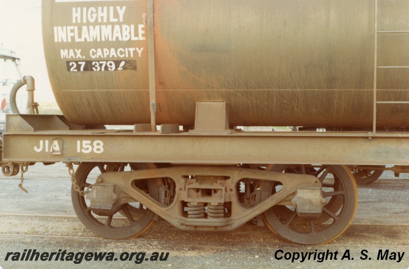 P01813
JIA class tanker built for Ampol, detail of cast steel bogie with 5'6
