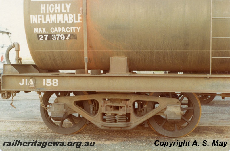 P01813
JIA class tanker built for Ampol, detail of cast steel bogie with 5'6