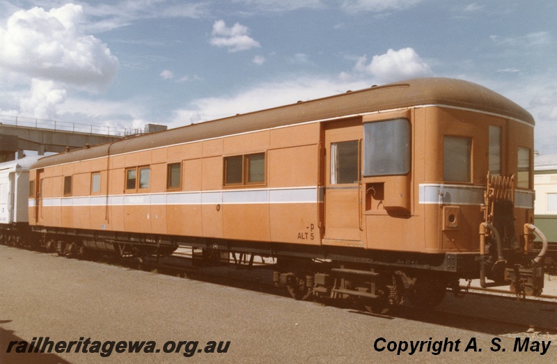 P01821
ALT class 5 track recorder car, formerly the non-powered end of the ASA class 445 steam railcar, side and end view, orange livery, Forrestfield.
