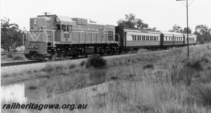 P01861
A class 1512, three carriage 