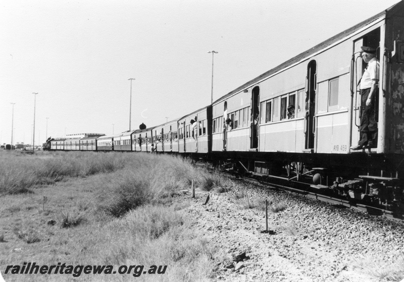 P01866
AYB class 459 on the rear of an ARHS City Circle tour train, view along the train looking towards the front. Train hauled by DD class 592
