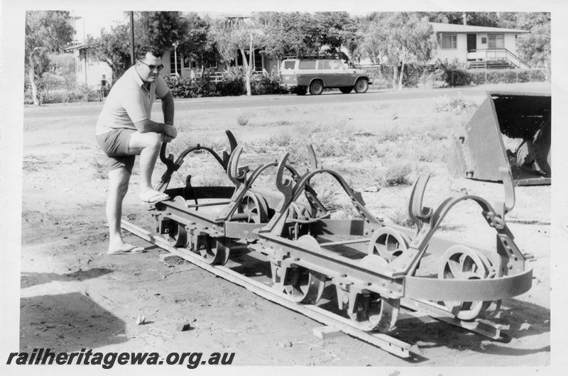 P01882
1 of 2 views of Narrow gauge ore wagons without the hoppers, Whim creek, side and end view
