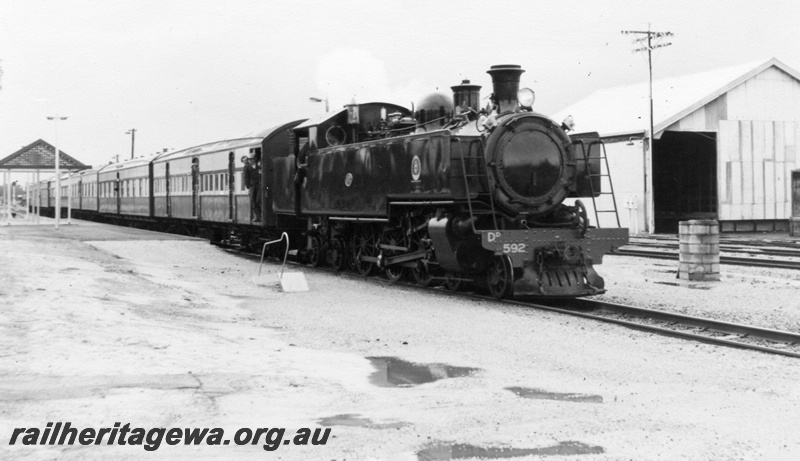P01891
DD class 592, goods shed, Pinjarra, SWR line, on ARHS tour train bound for Yarloop
