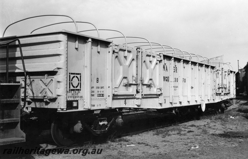 P01910
WGS class standard gauge bogie open wagon, end and side view, same as P0823
