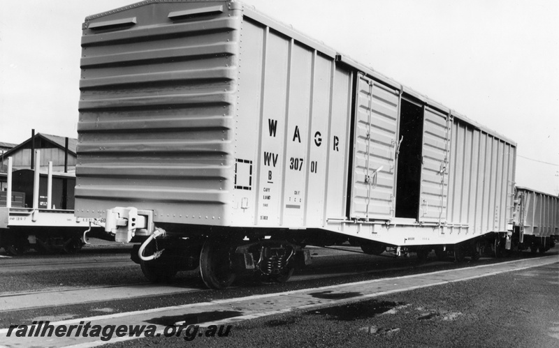 P01911
WV class 30701 standard gauge bogie van, end and side view, as new.
