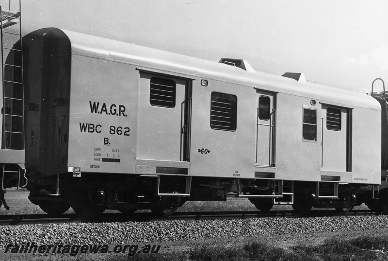 P01941
WBC class 862, standard gauge brakevan, end and side view
