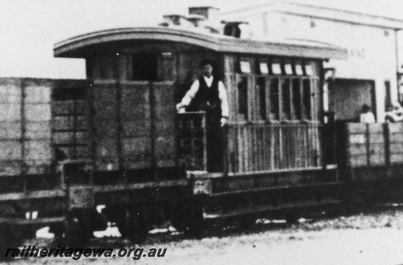 P02040
Four wheel wooded tank wagon, Al class 190, Nanine, NR line, end and side view, enlargement of P13632
