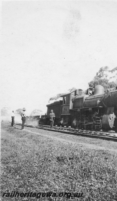 P02057
F class 286, six wheel ballast plough, ballasting operations, side and front view.
