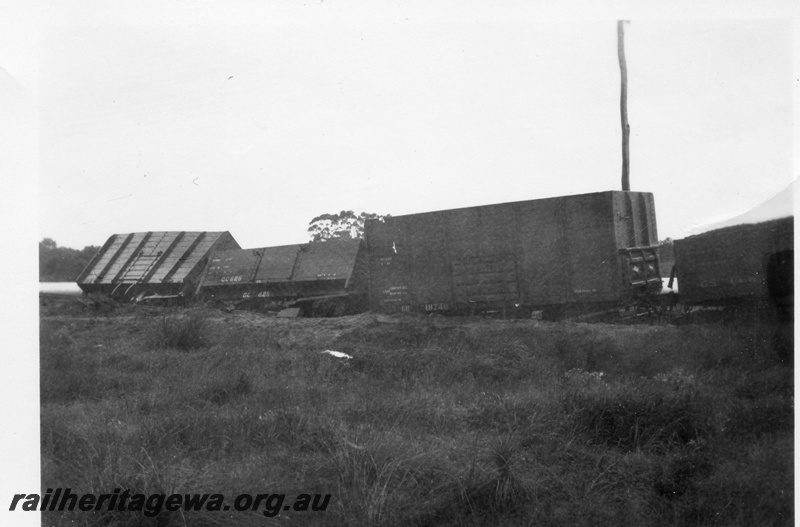 P02118
2 of 7 views of the  derailment  of No.972 Goods near Westfield on the Jandakot to Armadale section of the FA line, GH class, GC class 625 and GH class 18740 derailed,  date of derailment 10/8/1955
