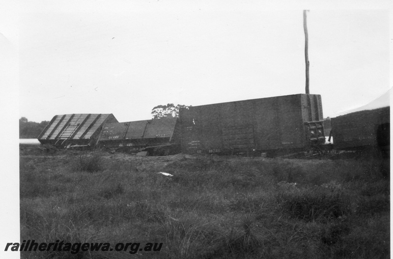 P02118
2 of 7 views of the  derailment  of No.972 Goods near Westfield on the Jandakot to Armadale section of the FA line, GH class, GC class 625 and GH class 18740 derailed,  date of derailment 10/8/1955
