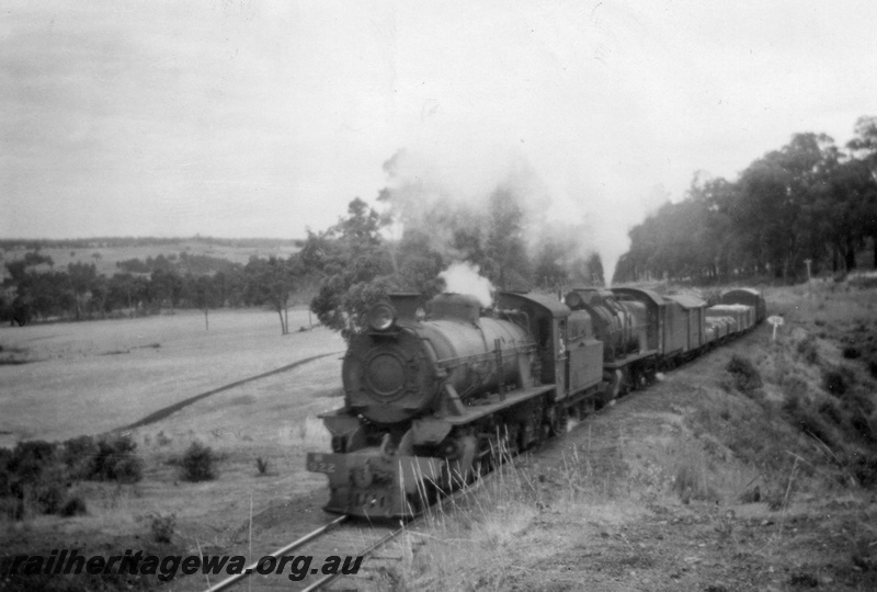 P02175
W class 922 double heading with a S class, BN line, goods train
