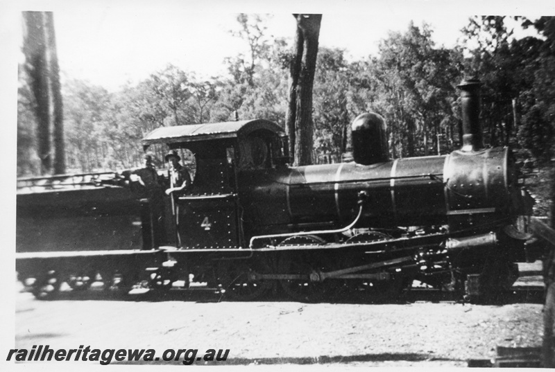 P02194
Bunnings loco No.4, side view.
