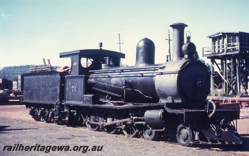 P02207
Millers loco No.71, water tower with a wooden tank, Yarloop, side and front view.
