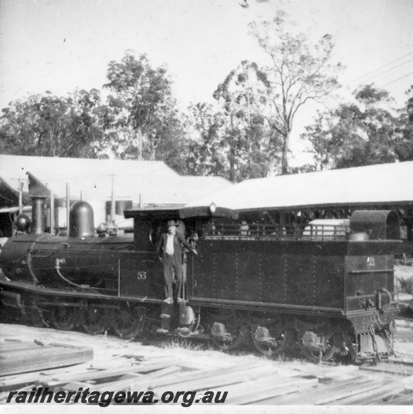 P02210
Bunnings loco No.53, Manjimup, side and end view.
