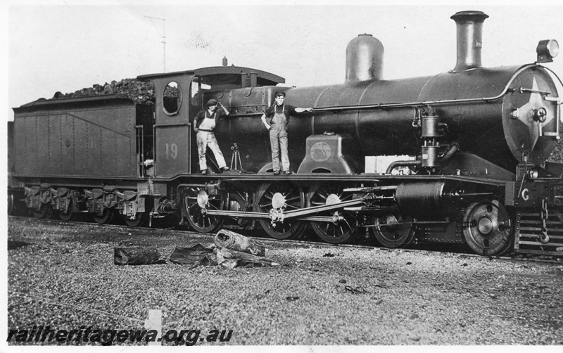 P02218
Commonwealth Railways (CR) G class 19, side and front view
