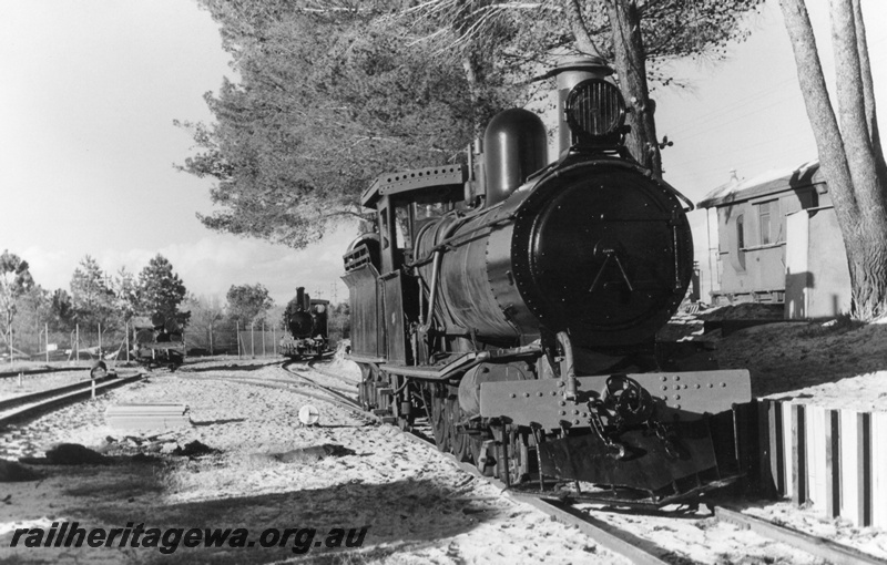 P02256
YX class 86, Rail Transport Museum, side and front view, platform under construction.
