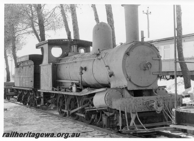 P02269
Y class 71, Rail Transport Museum, side and front view.
