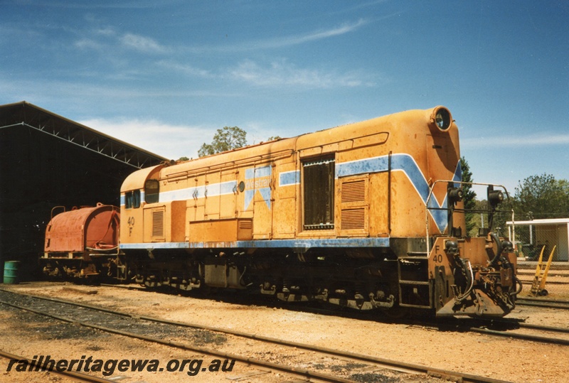 P02290
F class 40 in private ownership, Dwellingup, side and front view.
