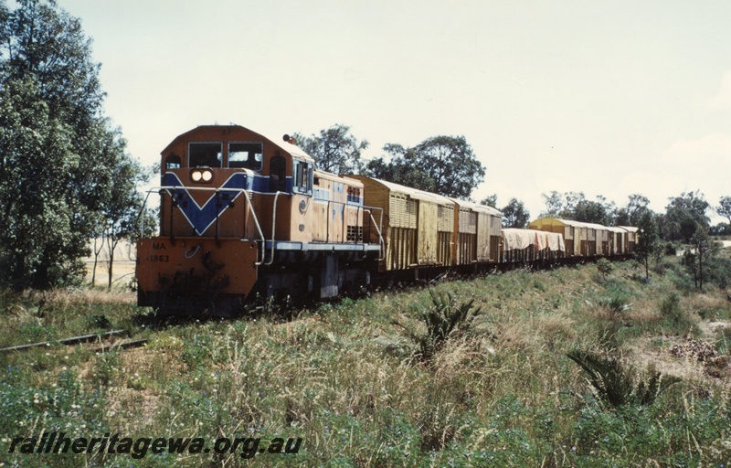 P02292
MA class 1863, Bibra Lake line near Spearwood, FA line, goods train
