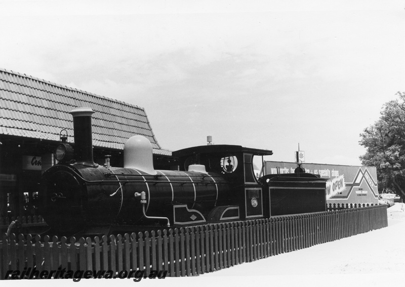 P02342
R class 174, Centrepoint Shopping Centre, Midland, front and side view, on display
