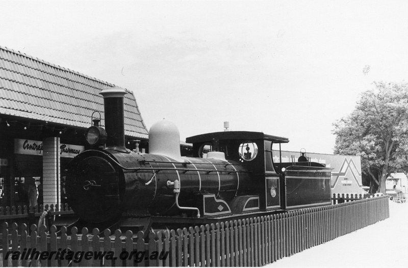 P02343
R class 174, Centrepoint Shopping Centre, Midland, front and side view, on display
