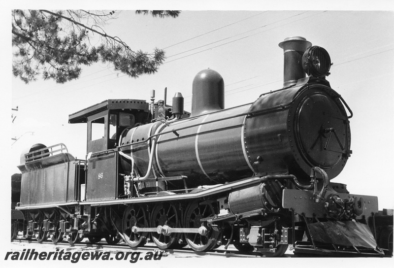 P02369
YX class 86, Rail Transport Museum, newly painted, side and front view
