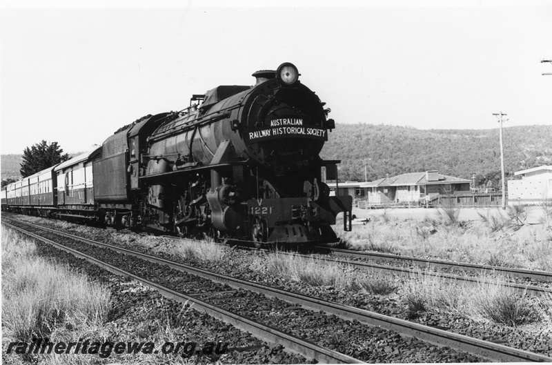 P02440
2 of 7 views V class 1221, SWR line, on ARHS tour train, side and front view of loco
