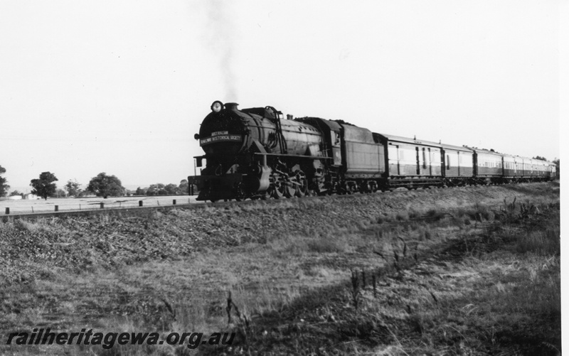 P02442
4 of 7 views V class 1221, SWR line, on ARHS tour train, view of the train
