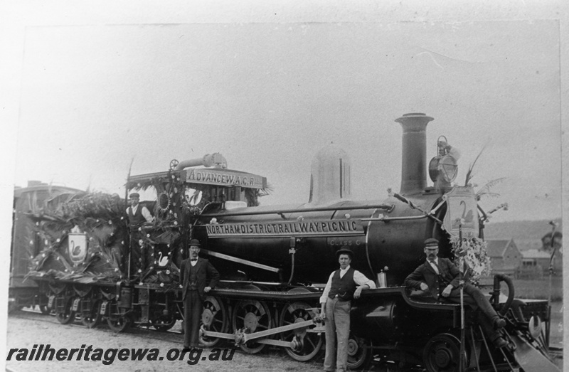P02461
G class loco, Northam, decorated for the 