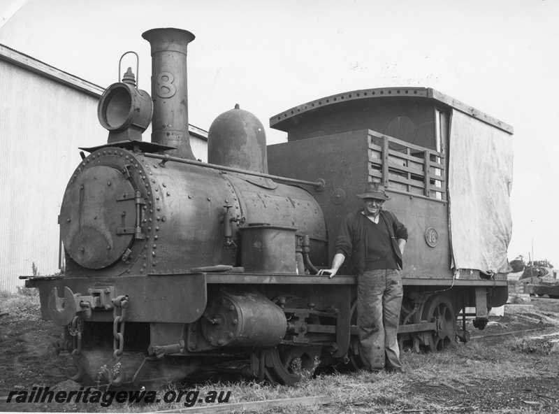 P02463
PWD loco H class 18, Bunbury, front and side view
