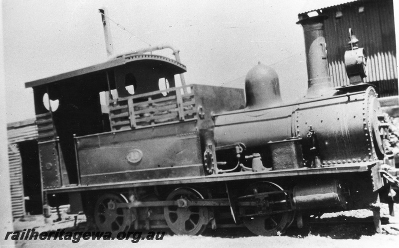 P02465
PWD loco H class 18, Bunbury, side view

