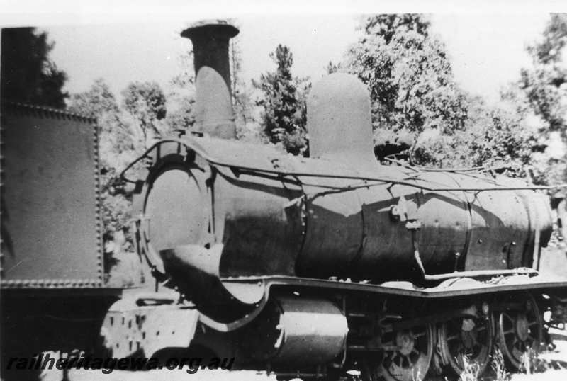 P02471
PWD loco G class 125, in badly damaged condition after a accident on the Roelands Quarry line, front and side view
