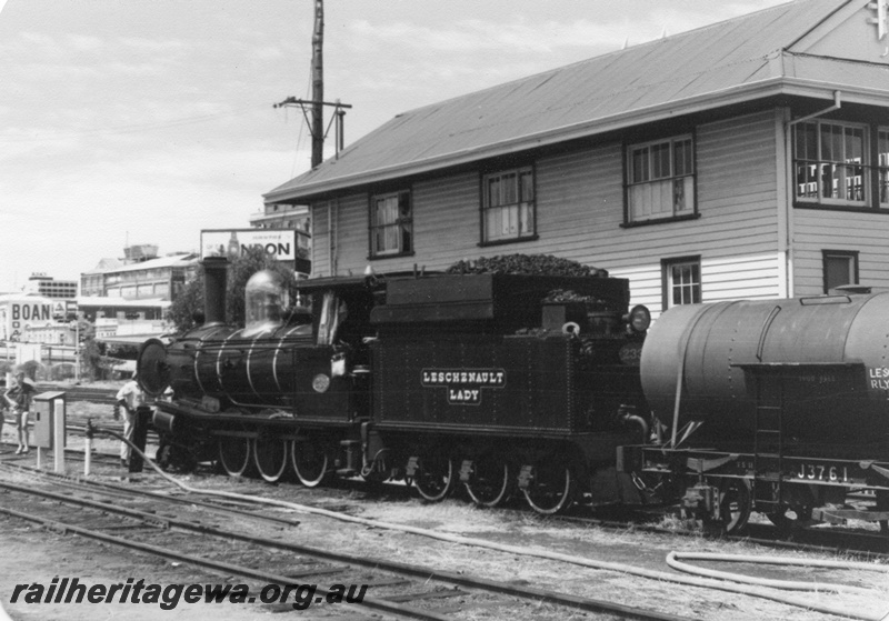 P02507
4 of 4 views of G class 233 and G class 123 back to back separated by a J class water tank wagon on the train to commemorate the centenary of the opening of the Fremantle to Guildford railway, west end of Perth Yard in from the signal box
