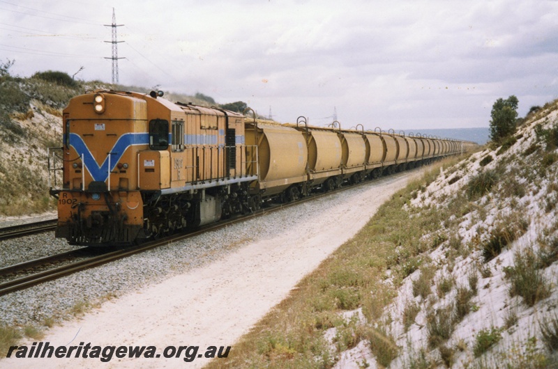 P02576
R class 1902, near Hope Road, Jandakot, grain train
