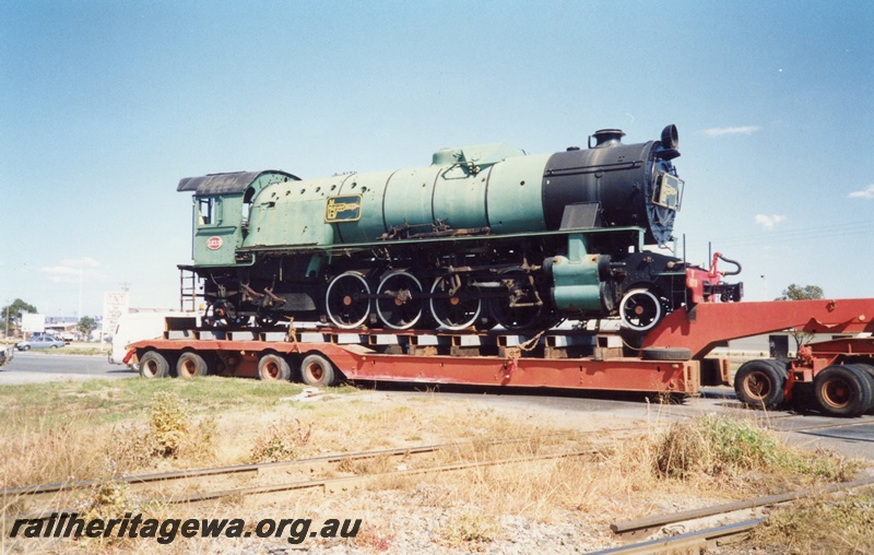 P02583
V class 1213 loco body on a low loader trailer en route to Willis Light Engineering Works
