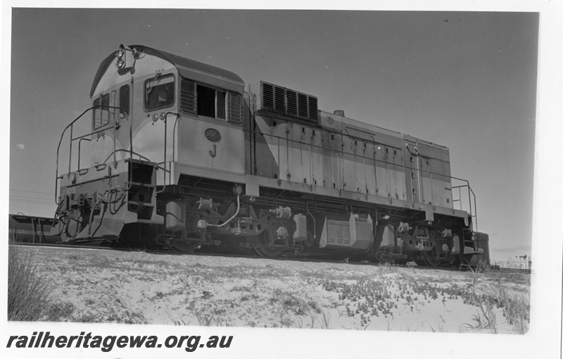 P02609
J class 105 diesel loco, Leighton Yard, cab end and side view
