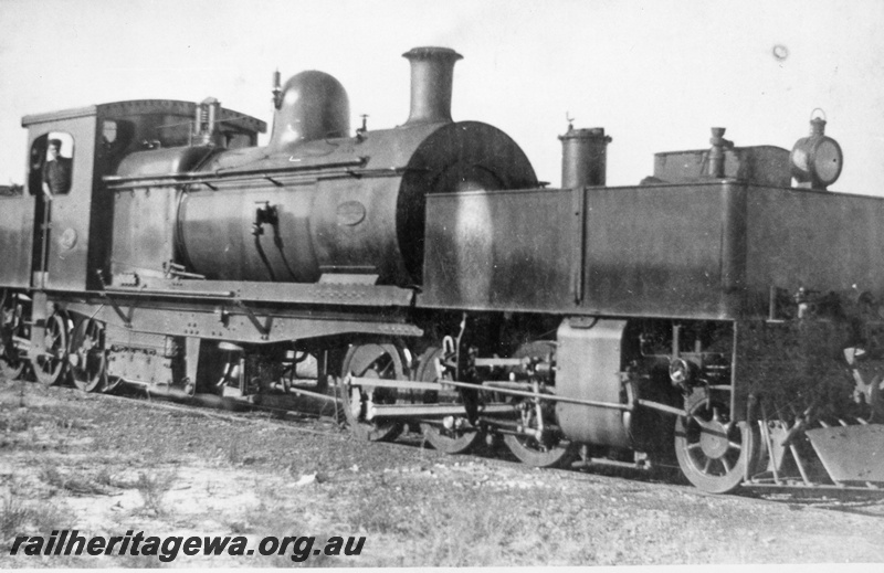 P02656
M class Garratt steam locomotive, side view.
