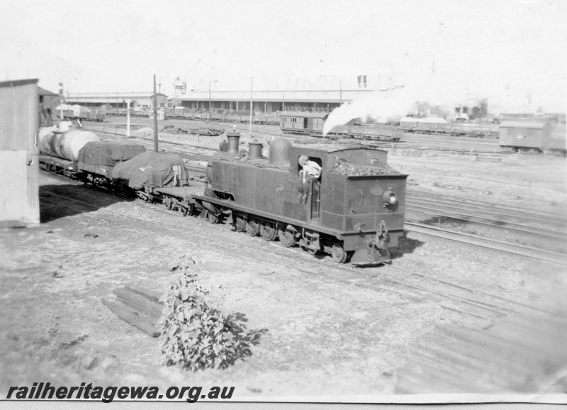 P02665
K class 40 2-8-4Tsteam locomotive, shunting at Fremantle, side and end view.
