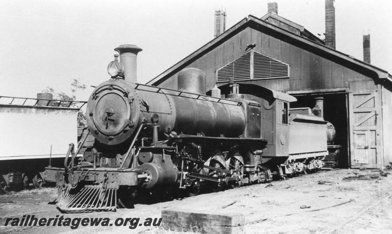 P02708
MRWA C class 16 steam locomotive in front of loco shed, front and side view, Midland Junction, MR line.
