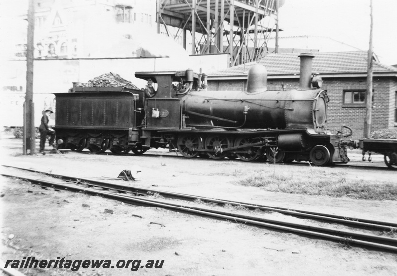 P02709
G class 107 steam locomotive, side and front view, shunting Perth goods yard, ER line.
