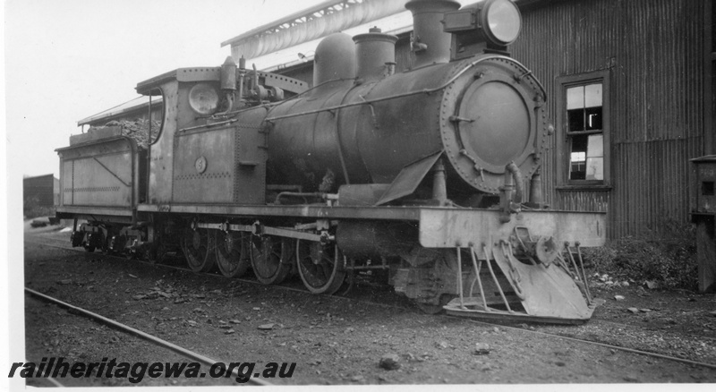 P02725
OA class 5 steam locomotive, re-numbered to 172, Pyle headlight, side and front view, Geraldton, NR line.
