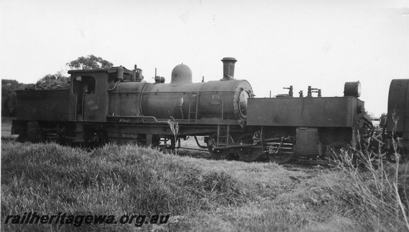 P02729
M class 388 Garratt articulated steam locomotive, side view, Busselton, BB line.
