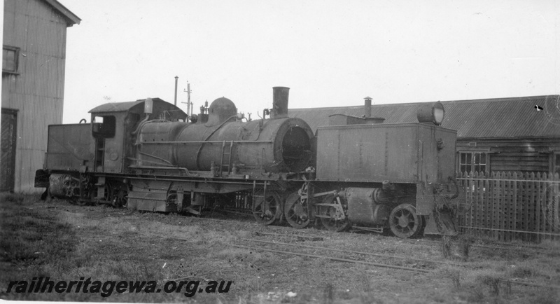 P02732
MSA class 468 Garratt articulated steam locomotive, side and front view, Kalgoorlie, EGR line.
