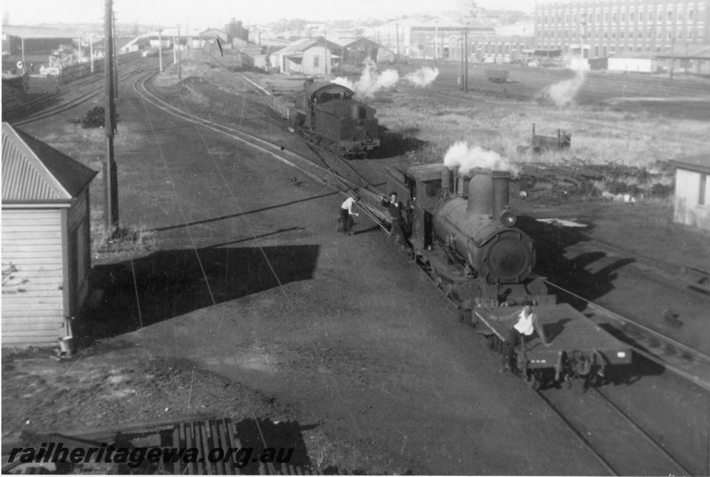 P02734
G class 54 steam locomotive, shunters float, front view, Fremantle, ER line.
