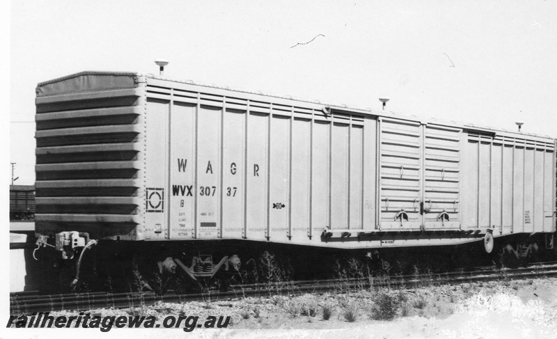 P02796
WVX class 30737 standard gauge box car, (later reclassified to WBAX class), end and side view
