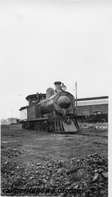 P02800
O class with bar cowcatcher and oil headlight, Midland Workshops, side and front view
